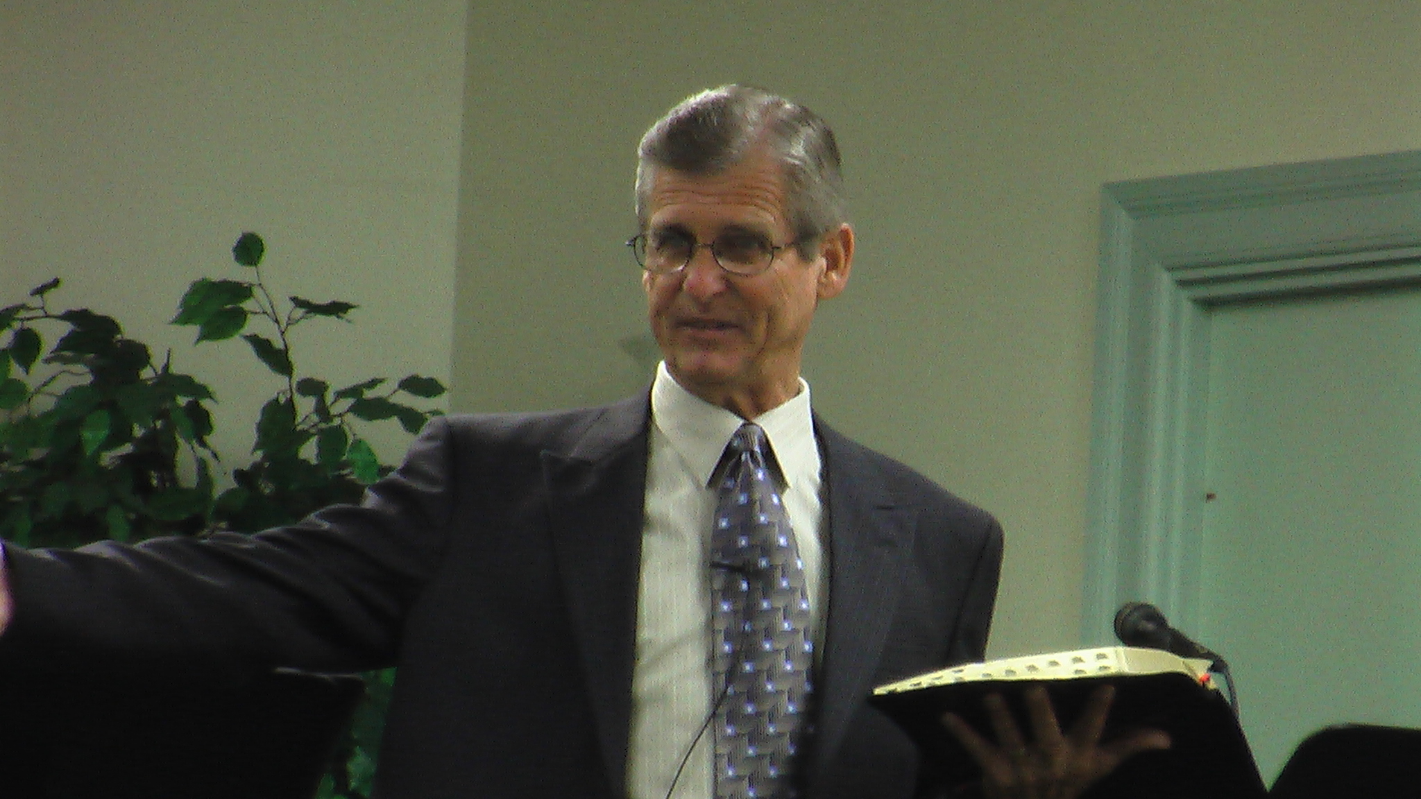Pastor Cluck